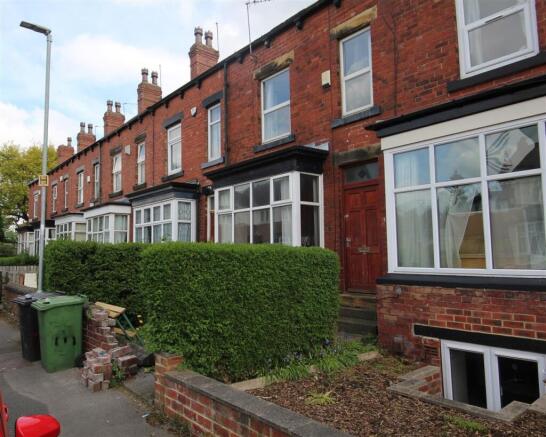 4 bed Terraced to rent Image 11