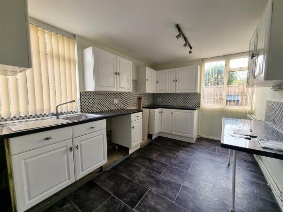 Caretakers Lodge - Kitchen.jpg