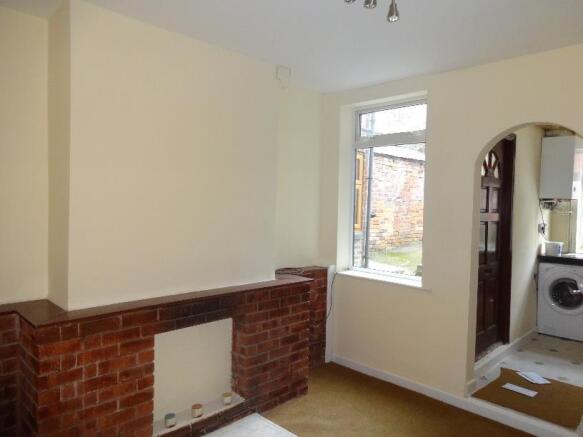 2 bed House to rent Image 4