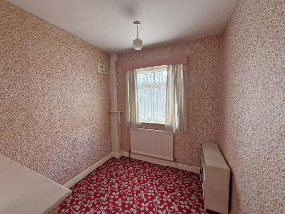 3 bed Semi-Detached for sale Image 9
