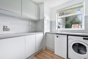 Flat 3, 398 Caroline Court, Bromley Road, London SE6 2RX