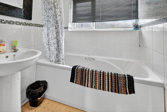 3 bed Semi-Detached for sale Image 7