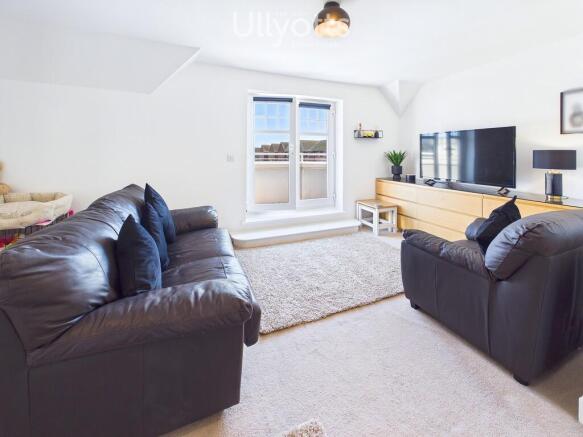 2 bed Flat for sale Image 5