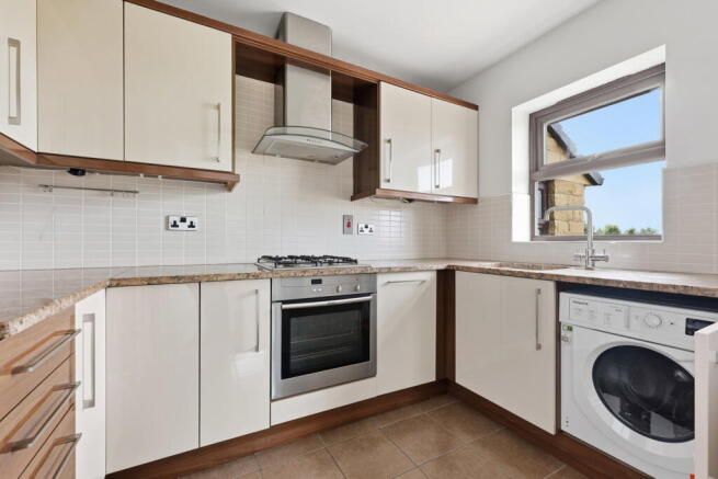 2 bed Apartment for sale Image 6