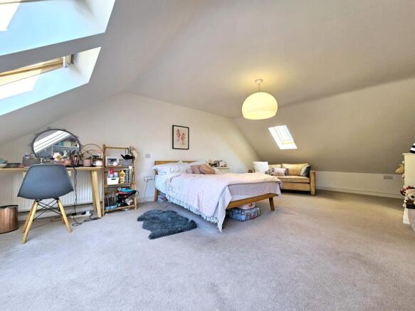 4 bed Terraced for sale Image 12