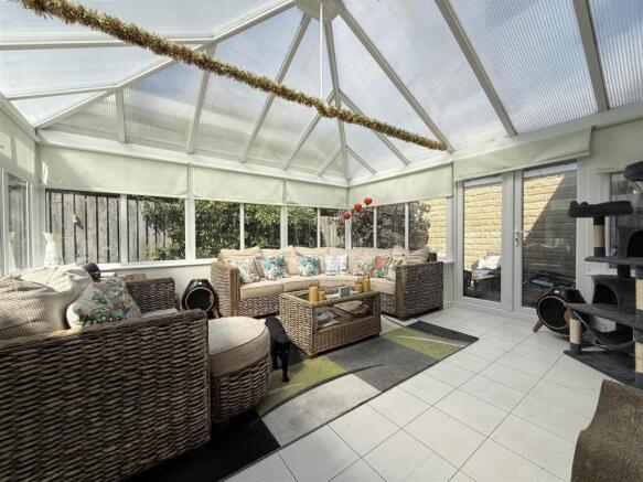 4 bed Detached for sale Image 8