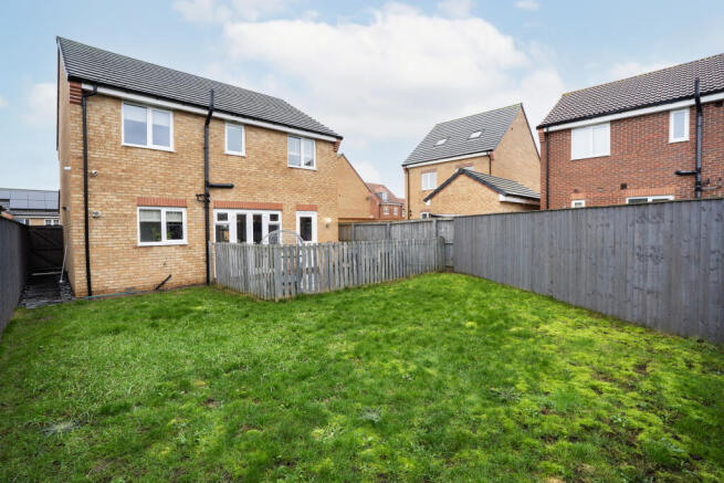 4 bed House for sale Image 12