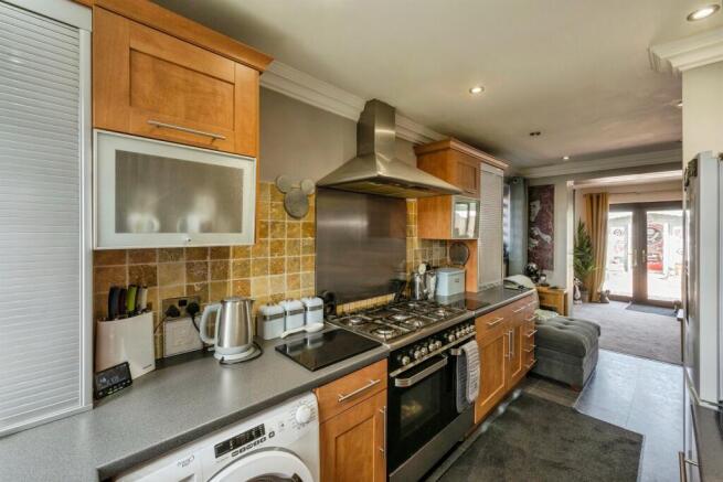 2 bed Semi-Detached for sale Image 8