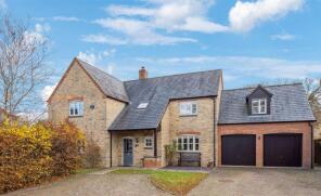 2, Oak View, Towcester NN12 7JS