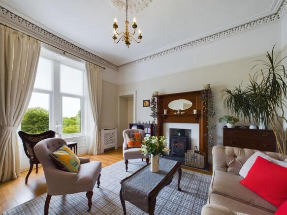 3 living room CAM03481G0-PR0044-STILL012