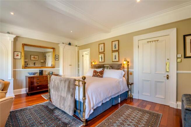 5 bed Terraced for sale Image 10