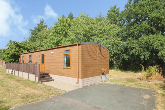 2 bed Park Home for sale Image 11