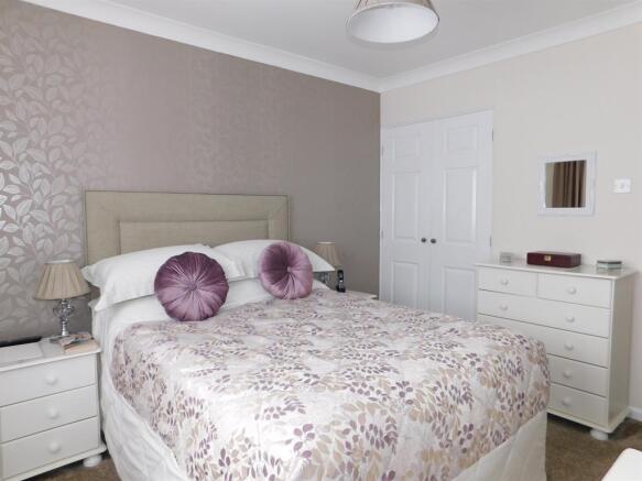bedroom 1b