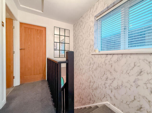 3 bed Semi-Detached for sale Image 9