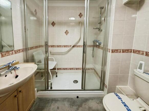 2 bed Apartment for sale Image 8