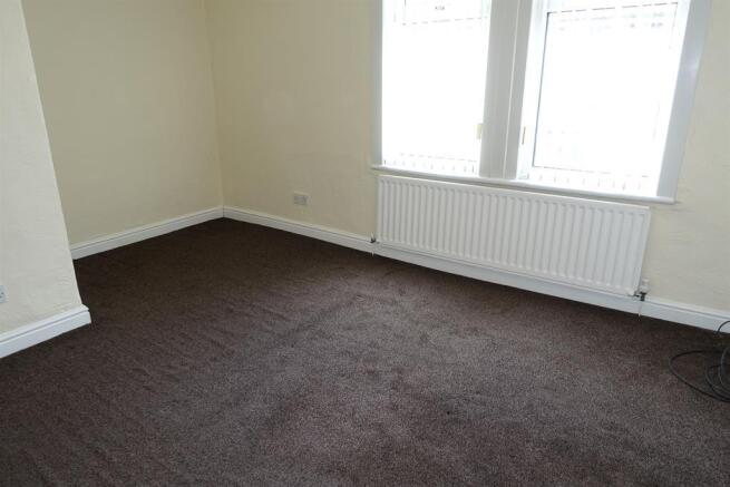 2 bed Terraced to rent Image 8