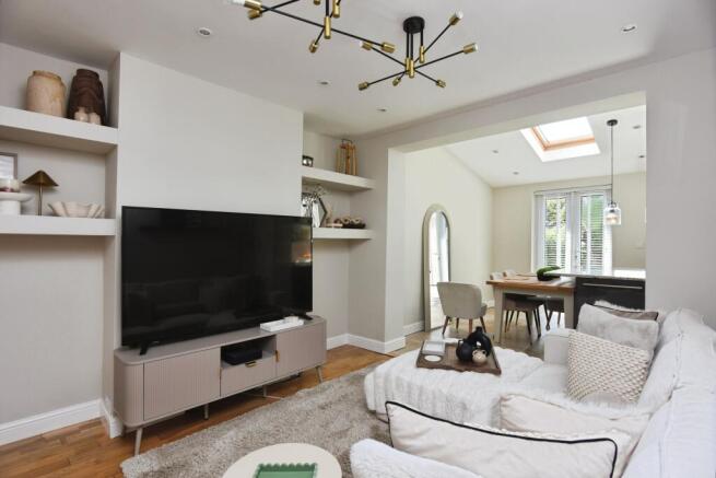 4 bed Semi-Detached for sale Image 9