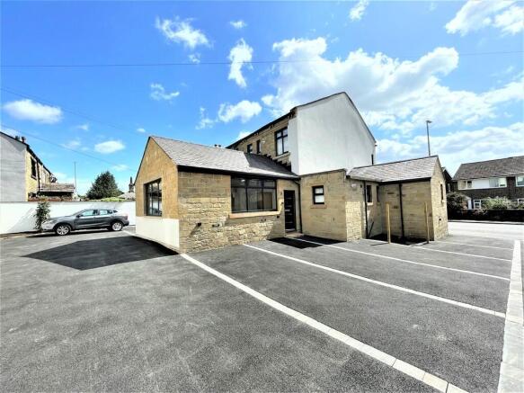 2 bed Apartment to rent Image 12