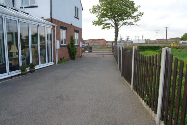 Photo 14