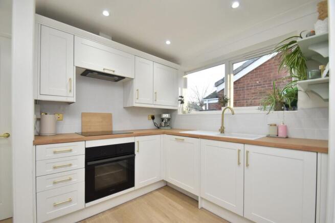 Lincoln Avenue, St. Ives, PE27 photo 2