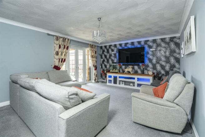 LOUNGE :