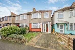 6, Oaks Avenue, Romford RM5 3BS