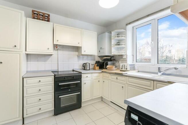 Kitchen 2.jpeg