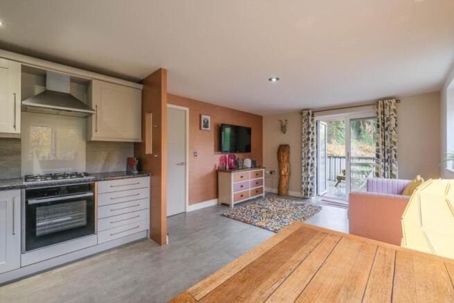 2 bed Apartment for sale Image 5