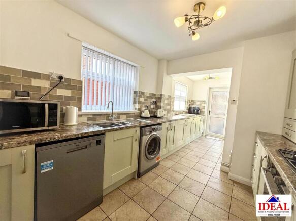 3 bed Semi-Detached for sale Image 5