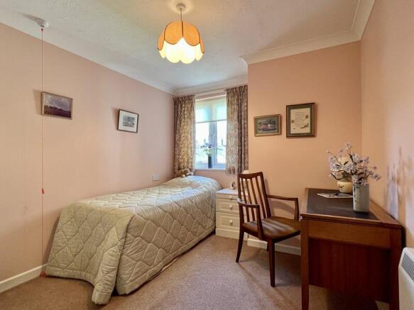 BEDROOM 2