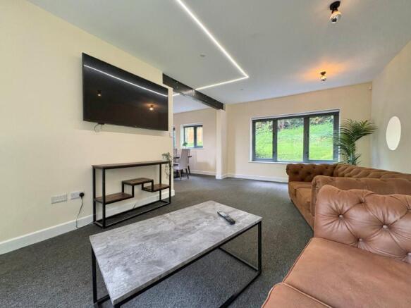 4 bed Detached to rent Image 12