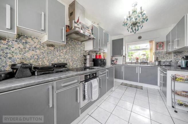 4 bed Semi-Detached for sale Image 8