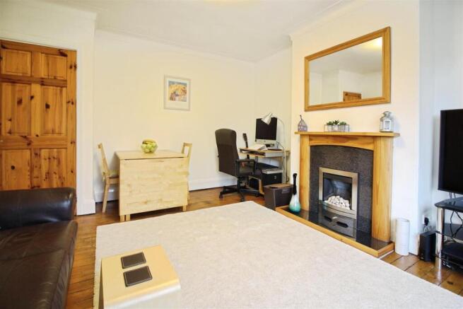 Pendas Way, Leeds photo 3