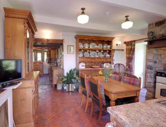 7 bed Farm House for sale Image 6