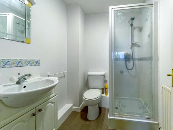 5 needles en-suite 