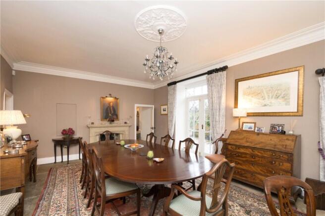 6 bed Detached for sale Image 7