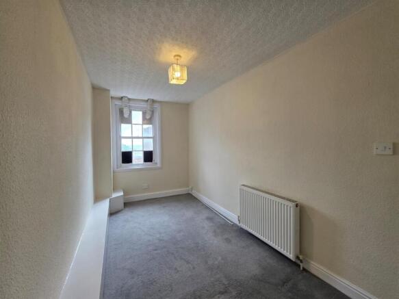 2 bed Flat to rent Image 6
