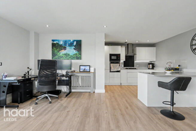 2 bed Apartment for sale Image 7