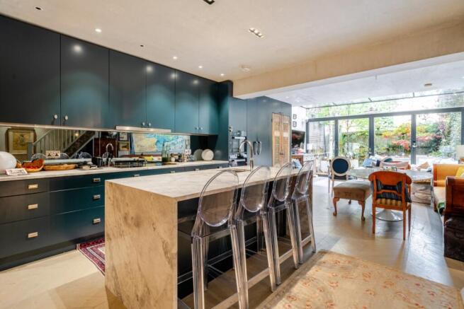 1374260-7-690352f...