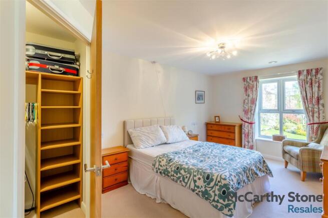 2 bed Apartment for sale Image 10