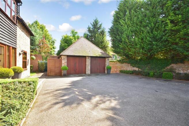 Driveway/Parking