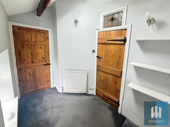 2 bed Terraced to rent Image 5