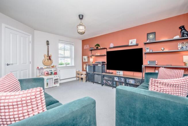 3 bed Semi-Detached for sale Image 4