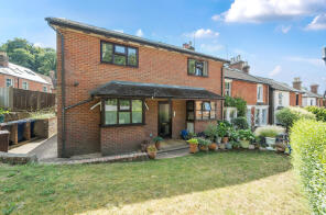 62d Willow House, Town End Street, Godalming GU7 1BH