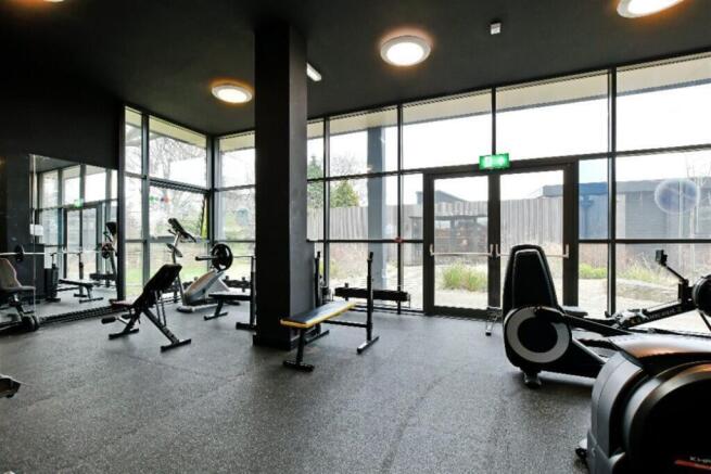 2 bed Apartment to rent Image 10
