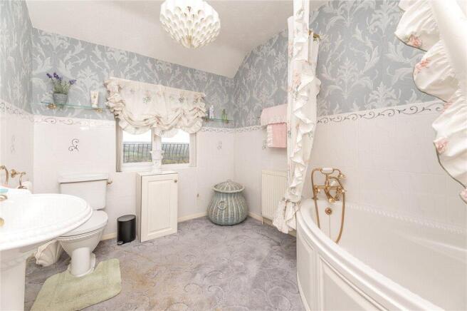 3 bed Detached for sale Image 10