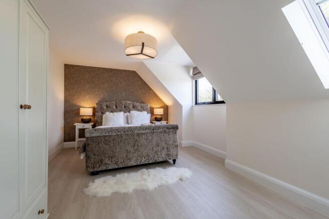Bedrooms & Bathrooms