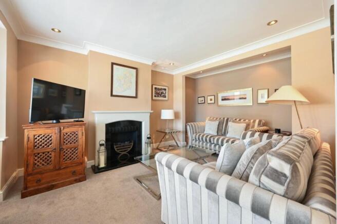 Poole Road, Epsom, KT19 photo 4