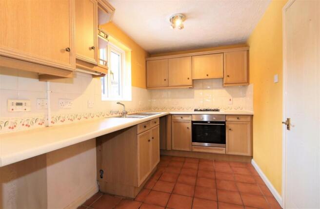 FITTED KITCHEN