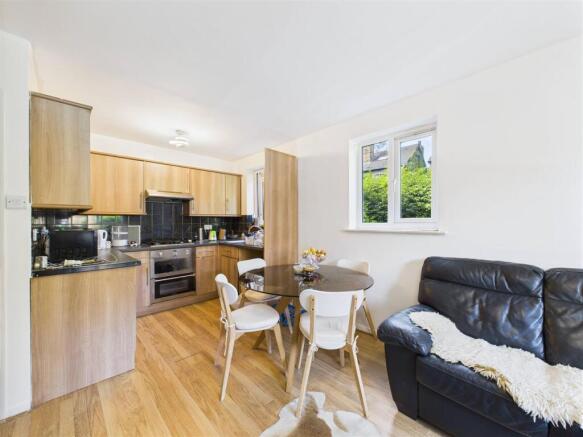 1 bed Flat for sale Image 4